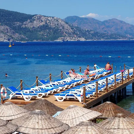 Ozcan Beach מרמריס